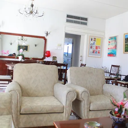 Luxury Upper-level House In Down Town Holiday home *