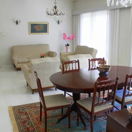 Luxury Upper-level House In Down Town Semesterbostad Limassol