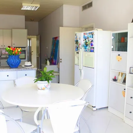 Luxury Upper-level House In Down Town Σπίτι διακοπών *